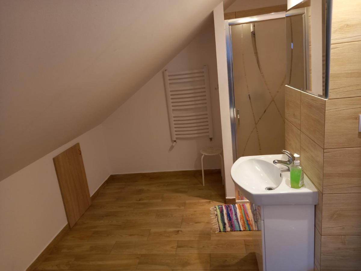 Mroczkowka Appartement Debowiec  Buitenkant foto